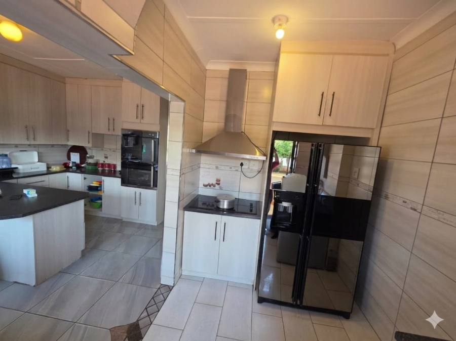 3 Bedroom Property for Sale in Beaconsfield Northern Cape